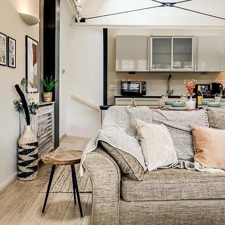 Stay In City Area In The Towers Elite Flat Wt Views Of The Cathedral Canterbury Exterior photo