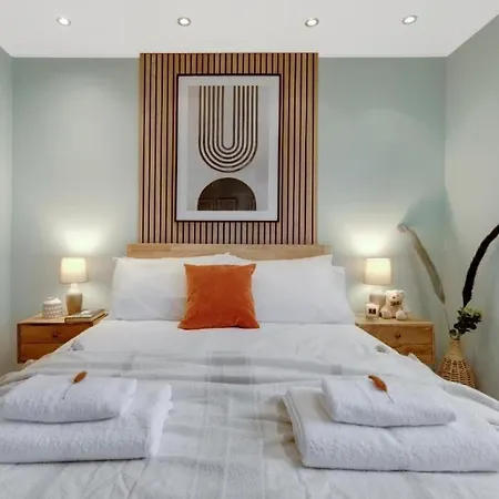Stay In City Area In The Towers Elite Flat Wt Views Of The Cathedral Canterbury Exterior photo