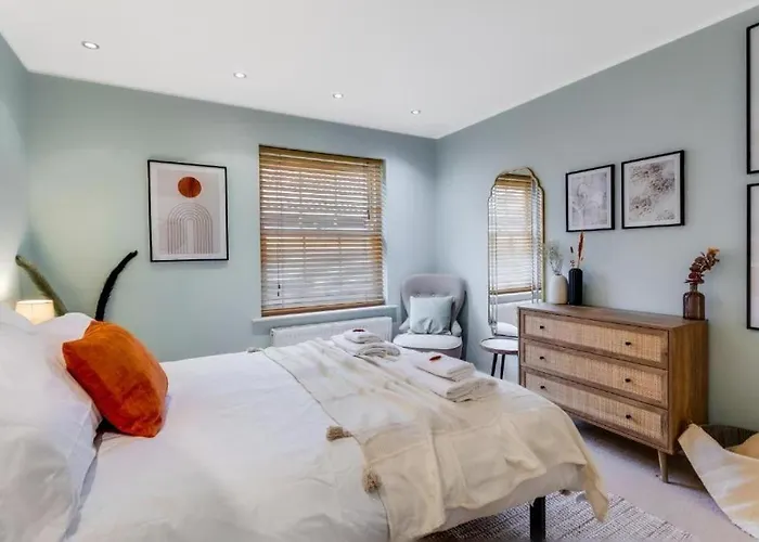 Stay In City Area In The Towers Elite Flat Wt Views Of The Cathedral