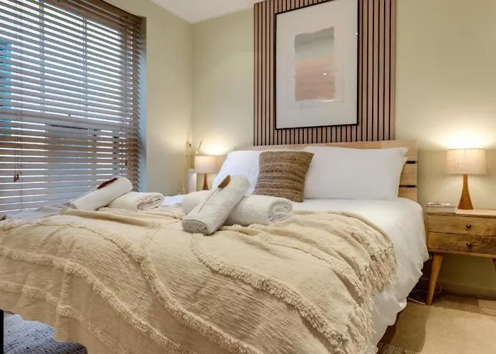 Stay In City Area In The Towers Elite Flat Wt Views Of The Cathedral