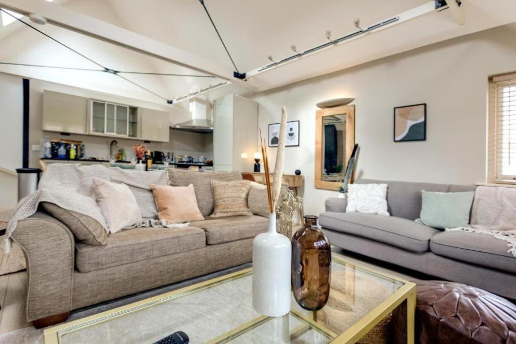 In Area In The Towers Elite Flat Wt Views Of The Cathedral Apartment