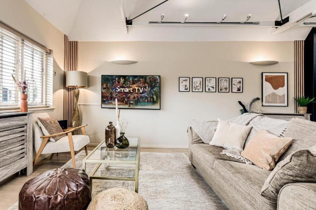 In Area In The Towers Elite Flat Wt Views Of The Cathedral Apartment