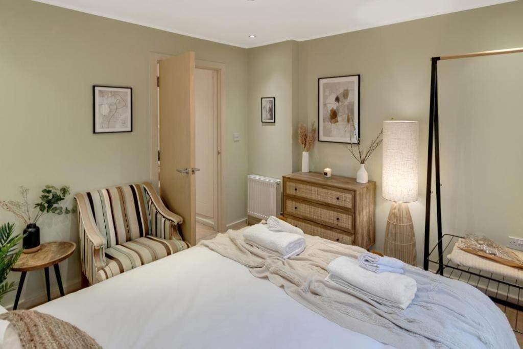 In Area In The Towers Elite Flat Wt Views Of The Cathedral Apartment