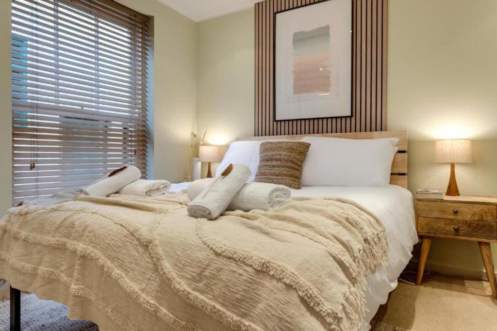 In Area In The Towers Elite Flat Wt Views Of The Cathedral Apartment